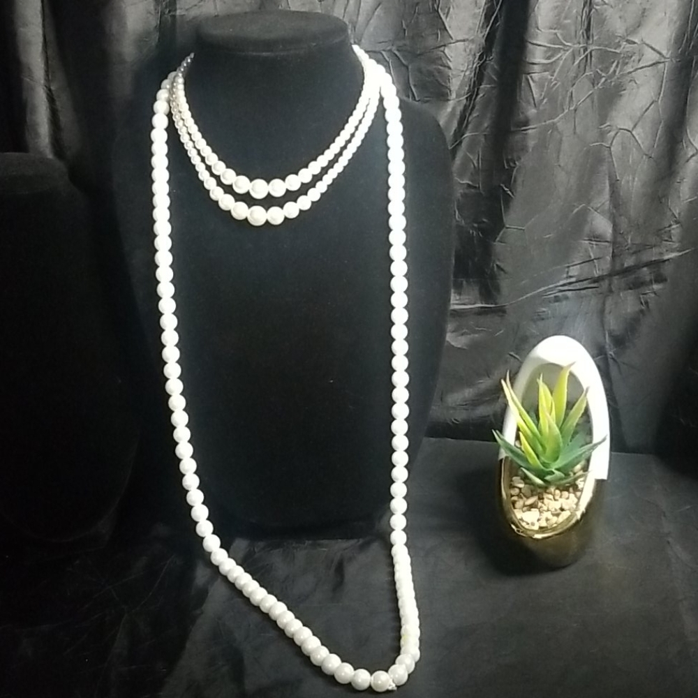 Bundle of Vintage faux pearls